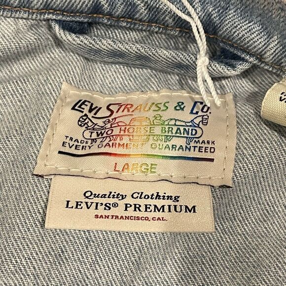 NWT Levi’s Premium Limited Edition Pride Jean Jacket Embroidered “Let Us Love" L - Picture 3 of 16